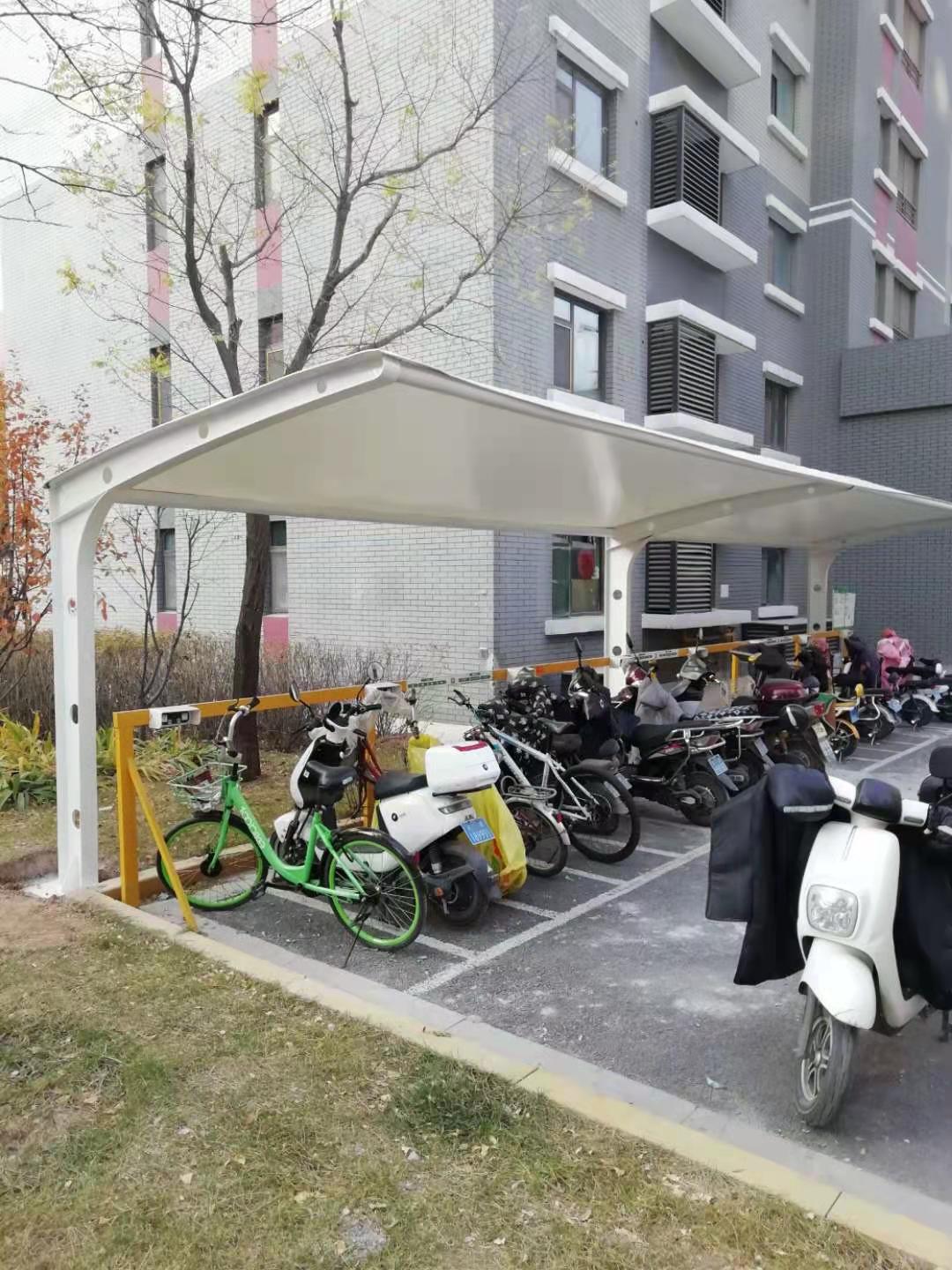 龍城灣小區(qū)膜結構停車棚