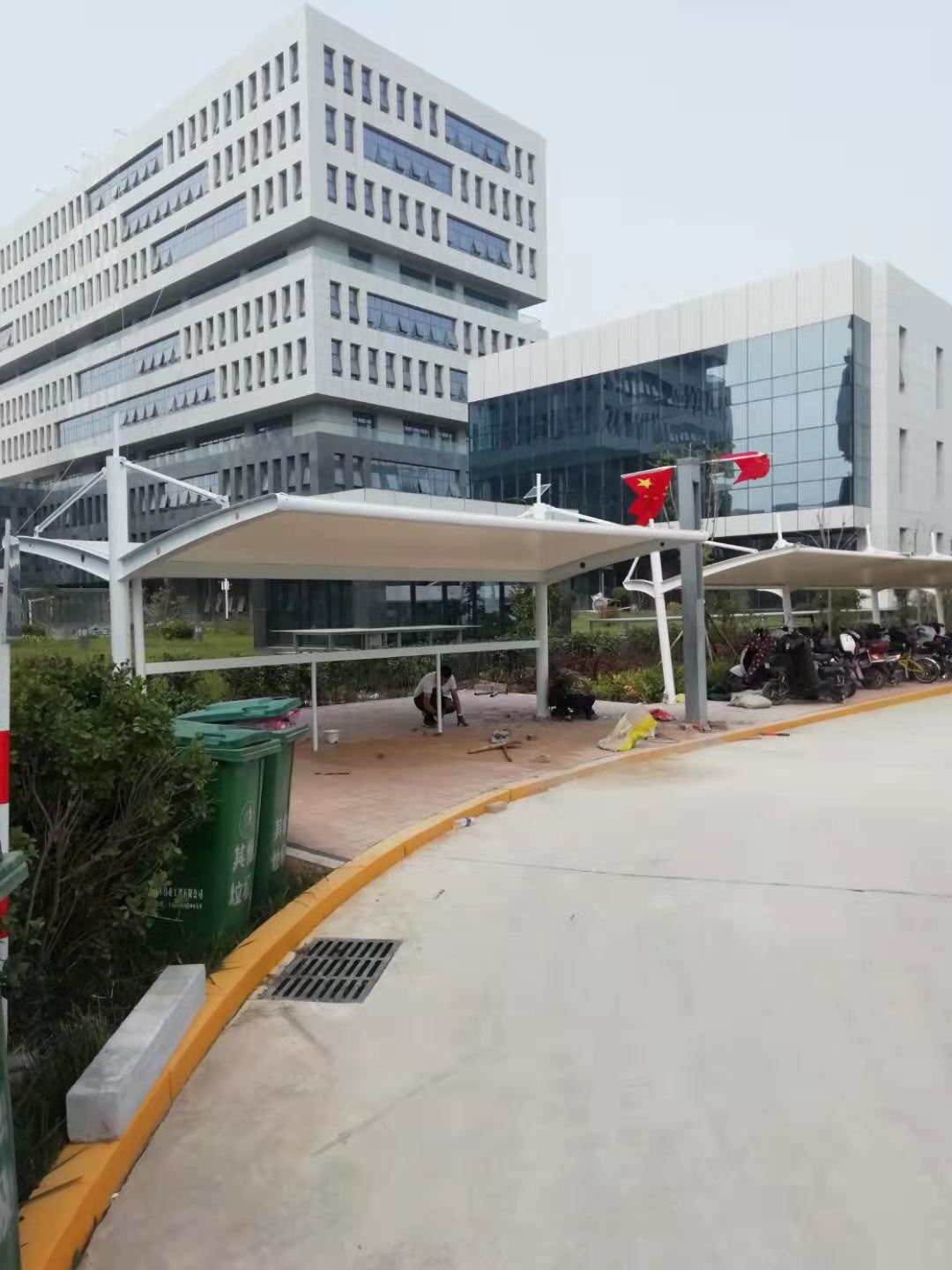 研究中心膜結構自行車棚